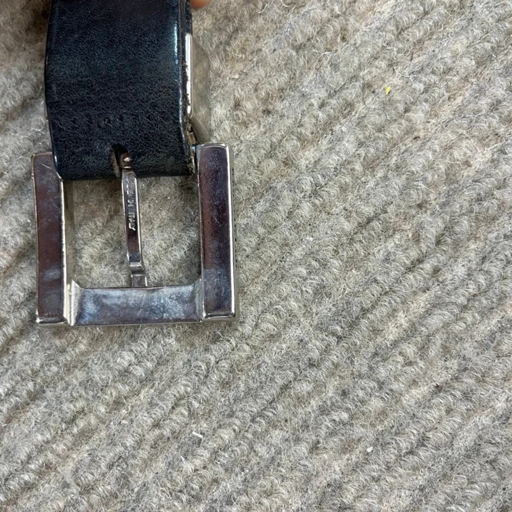Kenneth Cole Mens Black Leather Belt Made in Italy Silver Buckle Size 40 42